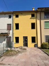 Casa Bi - Trifamiliare in Vendita a Arcole Gazzolo