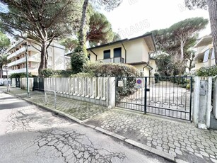 Casa Bi - Trifamiliare in Vendita a Cervia Milano Marittima