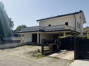 Casa Bi - Trifamiliare in Vendita a Rubano Rubano - Centro
