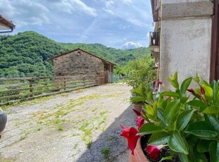 Casa Bi - Trifamiliare in Vendita a Valli del Pasubio Savena - Savenella