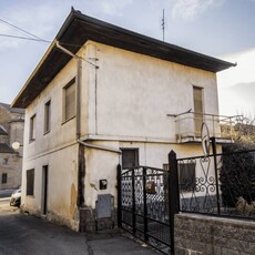 Casa indipendente in Vendita a Bosconero Bosconero - Centro