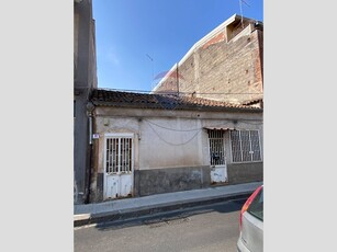 Casa Indipendente in Vendita a Catania, zona Barriera, 144'000€, 130 m²