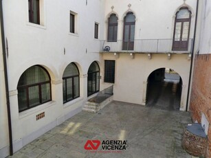 Casa indipendente in Vendita a Vicenza Centro Storico