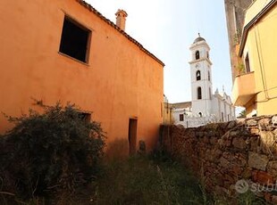 Casa indipendente su due livelli da ristrutturare