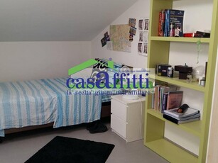 Casa Semi Indipendente in Affitto a Chieti, zona Chieti Scalo Zona Università, 310€, 140 m², arredato