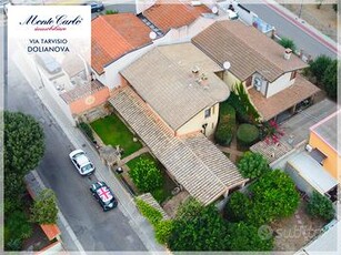 Dolianova mq 257 villa con giardino e p.auto