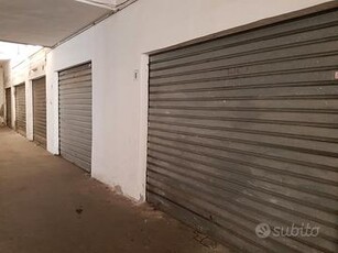 Garage 18 metri q. Un posto auto più ripostiglio