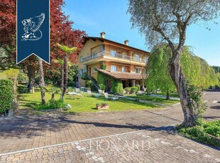 Hotel di prestigio di 980 mq in vendita Tremezzina, Lombardia
