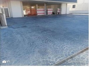 Locale nuovo con 400 mq spazio est. Aversa