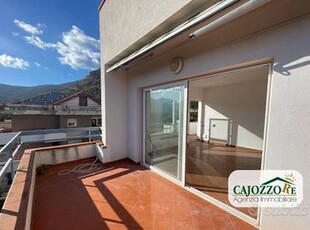 Mondello-Tolomea: appartamento in villa-terrazza p