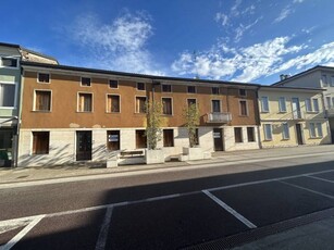 Palazzo - Stabile in Vendita a San Martino di Lupari