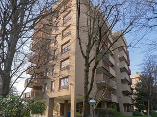 Trilocale in Affitto a Monza, 1'600€, 120 m², arredato