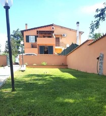 Villa bifamiliare -Capena