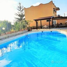 VILLA CON PISCINA PARTINICO