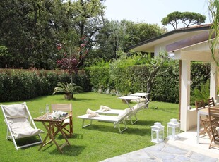 Villa di 130 mq in affitto Via Giuseppe verdi, Forte dei Marmi, Lucca, Toscana