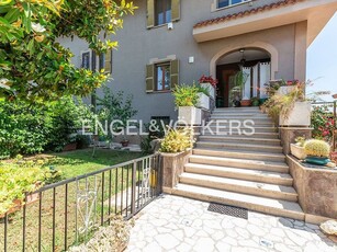 Villa di 294 mq in vendita Poggio Delle Magnolie, Marino, Lazio