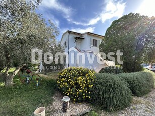 Villa in Vendita a Montalto di Castro Pescia Romana