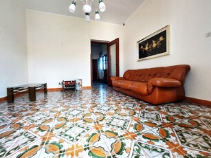 Villa in Vendita a Palermo, 97'000€, 140 m²