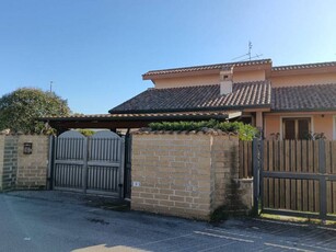 Villa in Vendita a Roma Castel di Leva