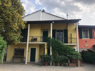 Villa singola in buone condizioni con garage