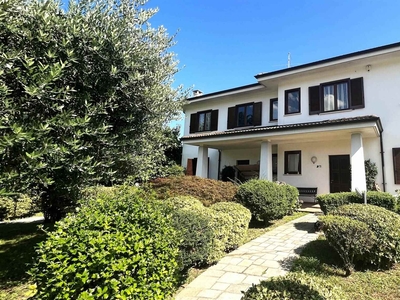 Villa in vendita a Vigliano Biellese Biella