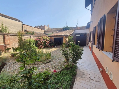 Casa indipendente con giardino a San Giorgio di Lomellina