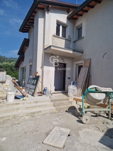 Villa bifamiliare in vendita a Camaiore - Zona: Capezzano Pianore