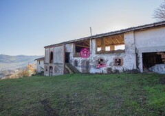 Rustico casale in vendita a Piozzano Piacenza Pomaro