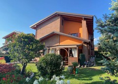 Villa in vendita a Sotto Il Monte Giovanni Xxiii Bergamo