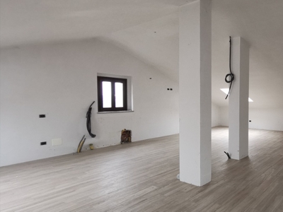 Attico ad Asti, 1 locale, garage, 80 m², 3° piano, ascensore