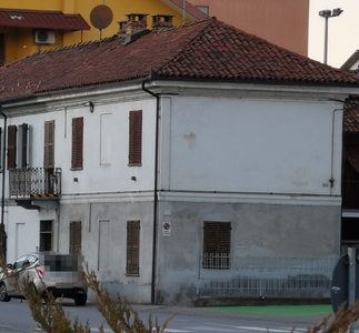 Casa indipendente in Corso ivrea, Asti, 4 locali, 1 bagno, garage