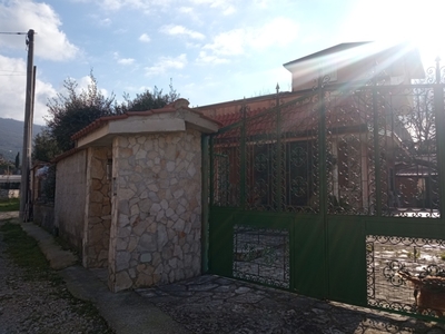 Casa indipendente in Via francesco petracca, Avella, 7 locali, 3 bagni