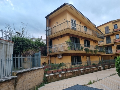 Casa indipendente in Via Libertà, Baiano, 6 locali, 3 bagni, garage