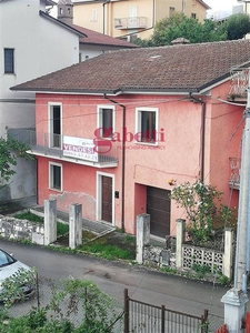 Casa singola in Via Castiglione in zona San Nicola a Tornimparte
