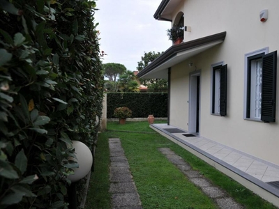 duplex in vendita a Lido di camaiore