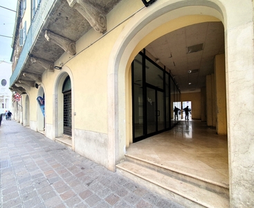 Ufficio in affitto in ad.ze p.zza vittoria, Brescia