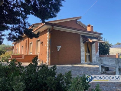 Villa con terrazzo a Ospitaletto