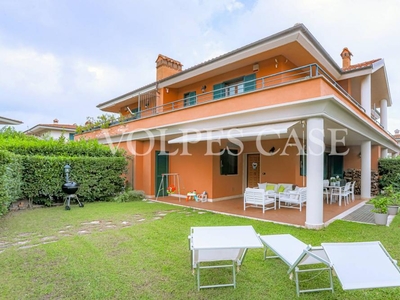 villa indipendente in vendita a Monterosi