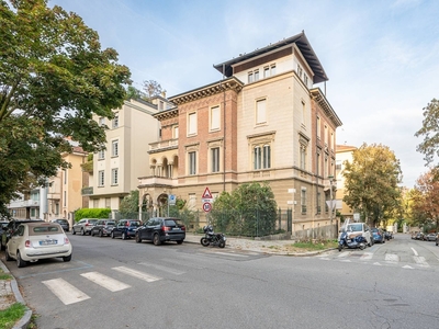 Appartamento in Corso Giovanni Lanza, Torino, 6 locali, 2 bagni