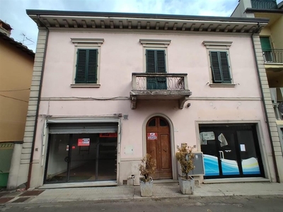 Appartamento in vendita in piazza garibaldi, Bibbiena