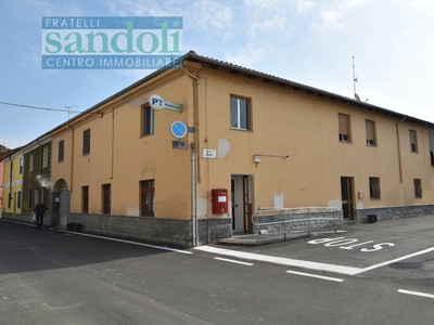 Casa indipendente in Piazza Roma, Albano Vercellese, 10 locali, 350 m²