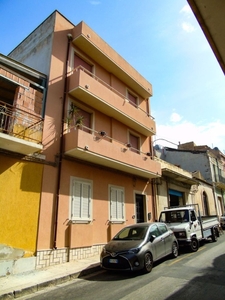 Casa indipendente in Via Vial cialdini 52, Pachino, 15 locali, 4 bagni
