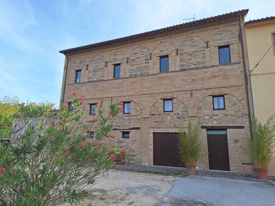 Casa semi indipendente da ristrutturare a San Severino Marche