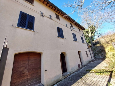 Casa semi indipendente in vendita a Nocera Umbra Perugia