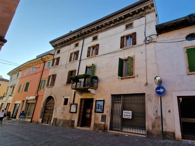 Casa singola in vendita a Monzambano Mantova