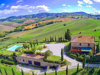 Montalcino, villa con magnifico panorama !