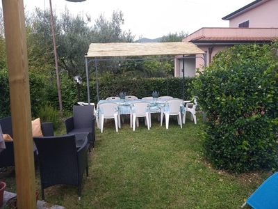 Quadrilocale a Castelnuovo Magra, 1 bagno, giardino privato, arredato