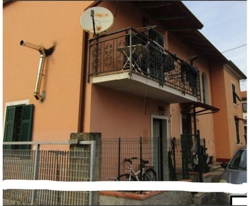 Villa a schiera in Strada Statale 1 128, Luni, 5 locali, 2 bagni