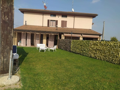 Villa bifamiliare in vendita a Cesena Forli'-cesena Provezza