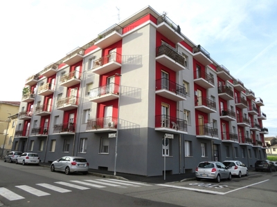 Appartamento in Via Filippo Corridoni, Novara, 6 locali, 2 bagni